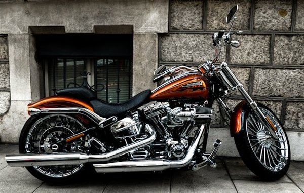 Comment choisir un filtre à essence de haute qualité pour une Harley Davidson Road King ?